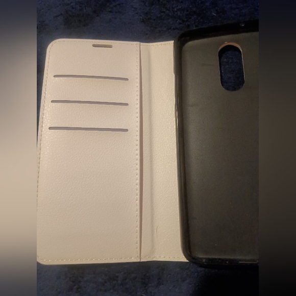 Cellphone case - Picture 4 of 7